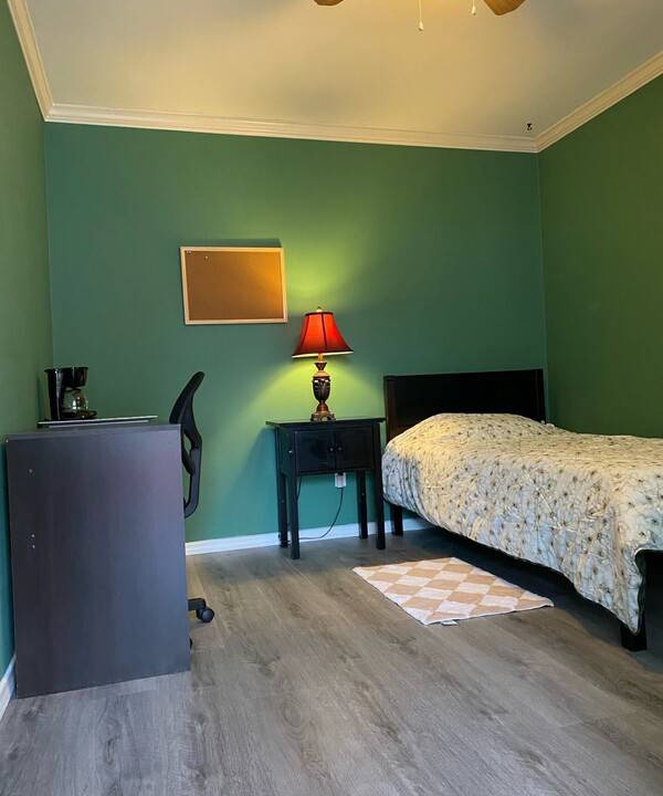Burbank Resort | Private room ∙ 1 guest