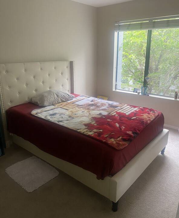 Downtown Burbank Resort | Private room ∙ 1 guest