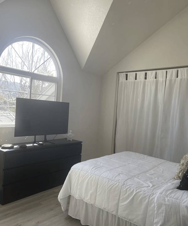 Simi Valley Resort | Private room ∙ 1 guest