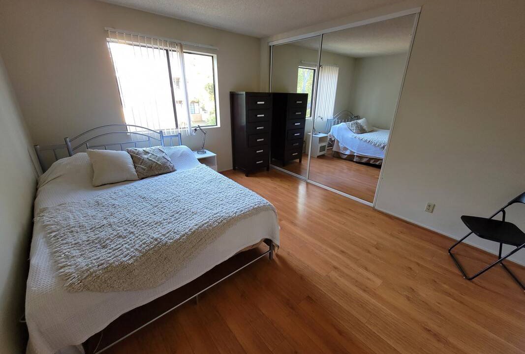 Burbank Resort | Private room ∙ 2 guests