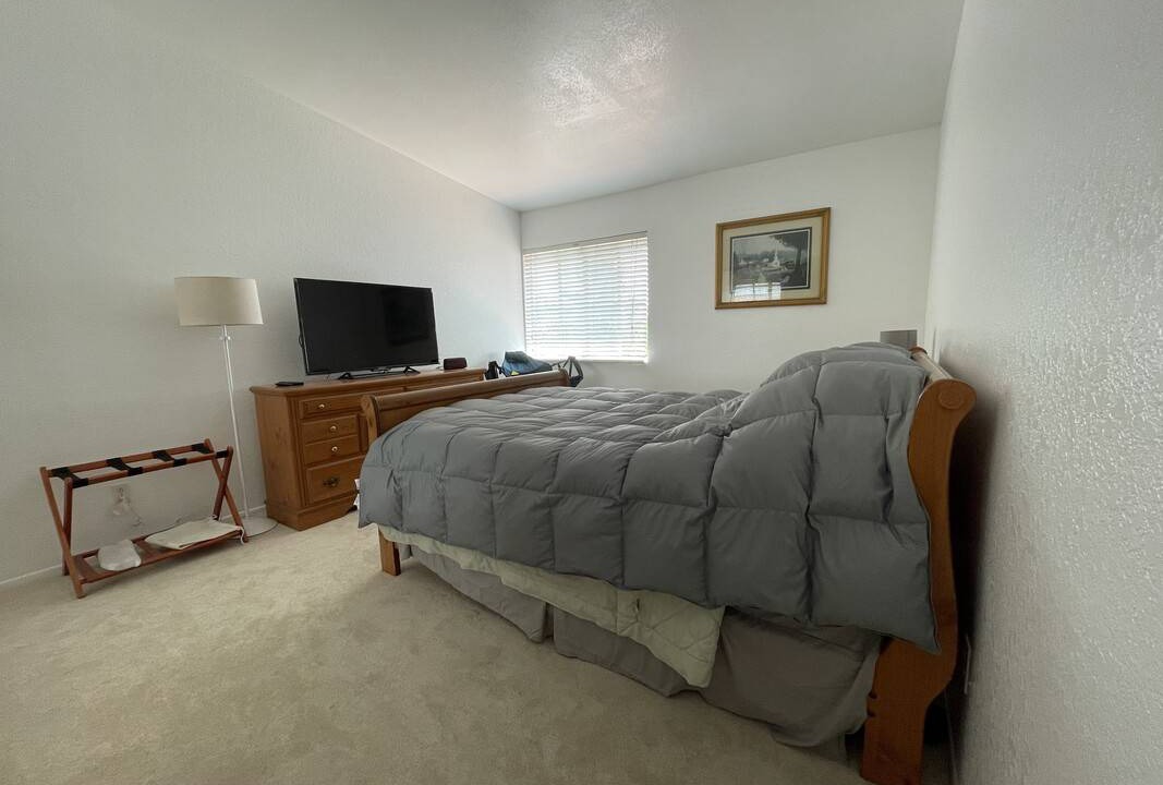 Monterey Park Resort | Private room ∙ 2 guests