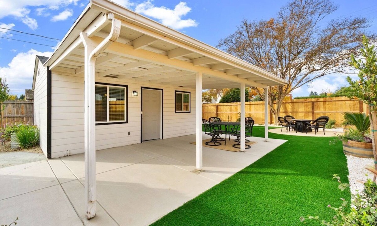 Tower District House | Private Studio/Guest House