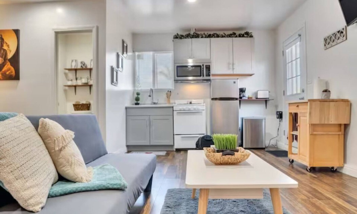 La Puente Apartment | Private Trendy Studio near LA & OC sleeps 4 guest