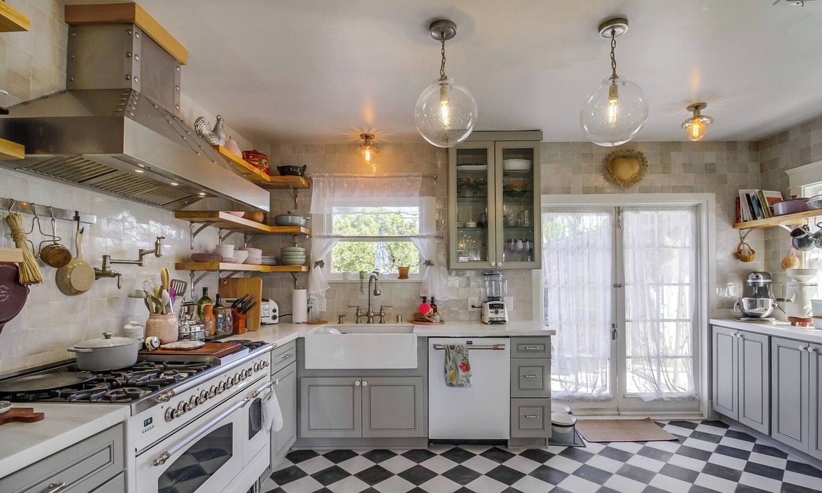 North Park House | Purple Craftsman in Trendy North Park!