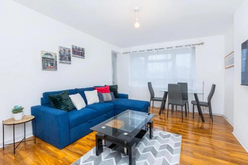Penge Apartment | QUEENS LODGE SPACIOUS 3 BEDROOM APARTMENT FREE PARKING FAST WIFi ENTIRE FLAT SLEEPS 6