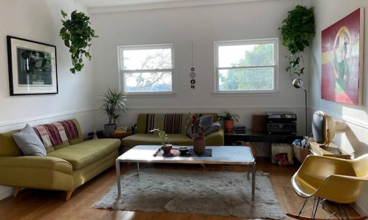 Los Feliz House | Quiet Hillside Plant+Art filled home. PANORAMIC VIEWS! PRIVATE large BACKYARD