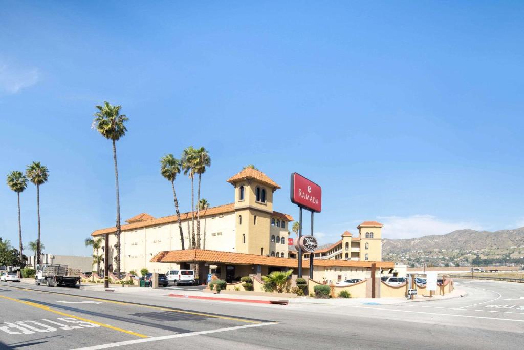 Burbank Hotel | Ramada by Wyndham Burbank Airport