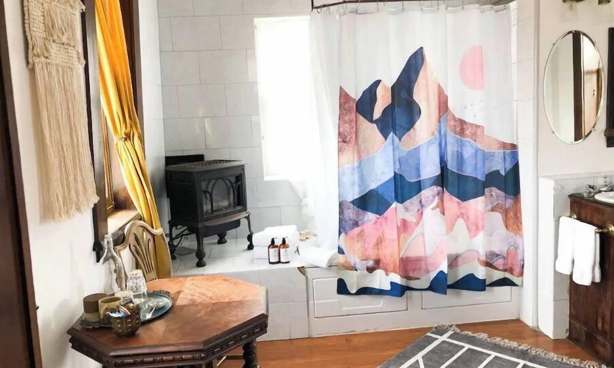 Fort Bragg Apartment | Raven Room - Historic Weller House Water Tower