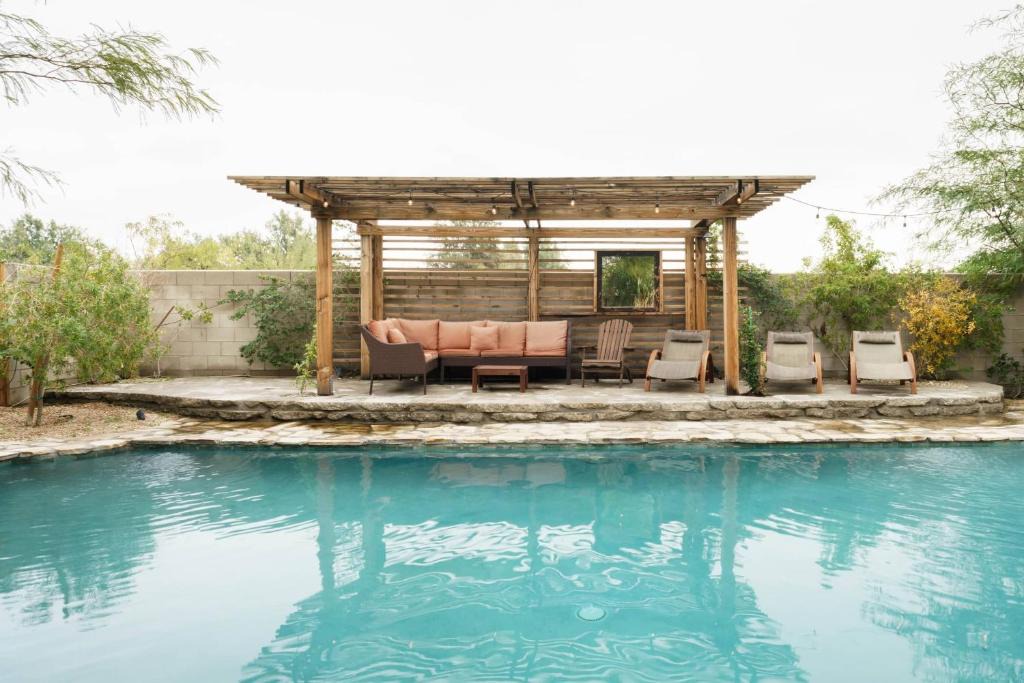Desert Park Estates House | Re-Connect With Nature at The Boho-Bungalow in Palm Springs