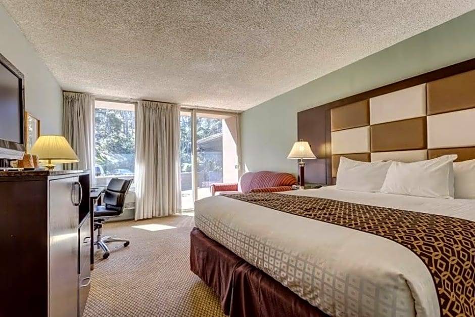 Munras Avenue Hotel | Red Lion Hotel Monterey