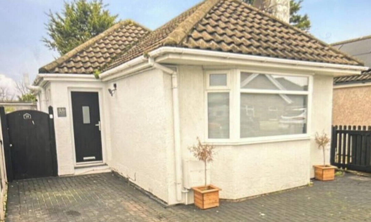 Kinmel Bay House | Refreshing seaside retreat Rhyl