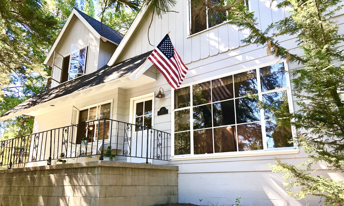 Lake Arrowhead Cabin | Relaxing, Mid-Century Cabin, Lake Access and Family Friendly