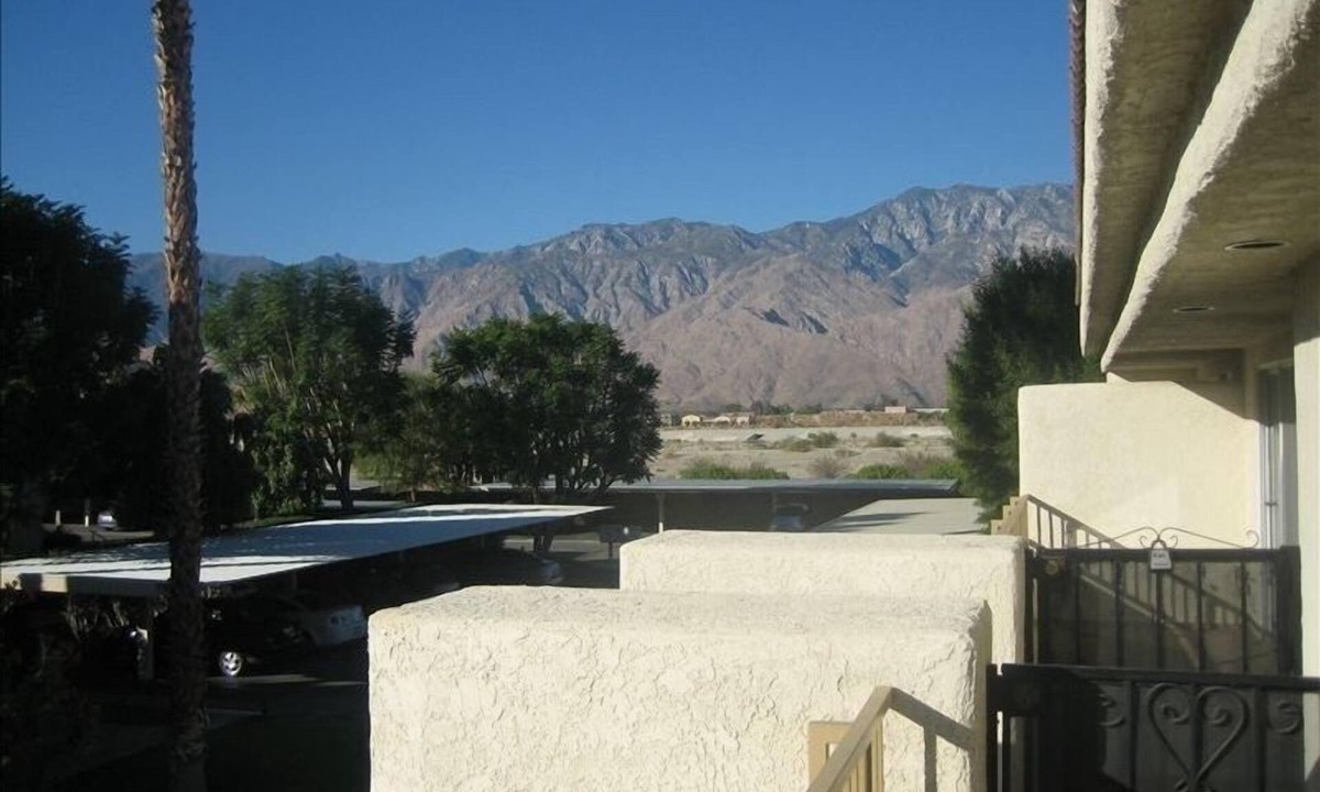 Cathedral City Cove Condo | Relaxing Quiet Condo community, great views, quick access to all the highlights.
