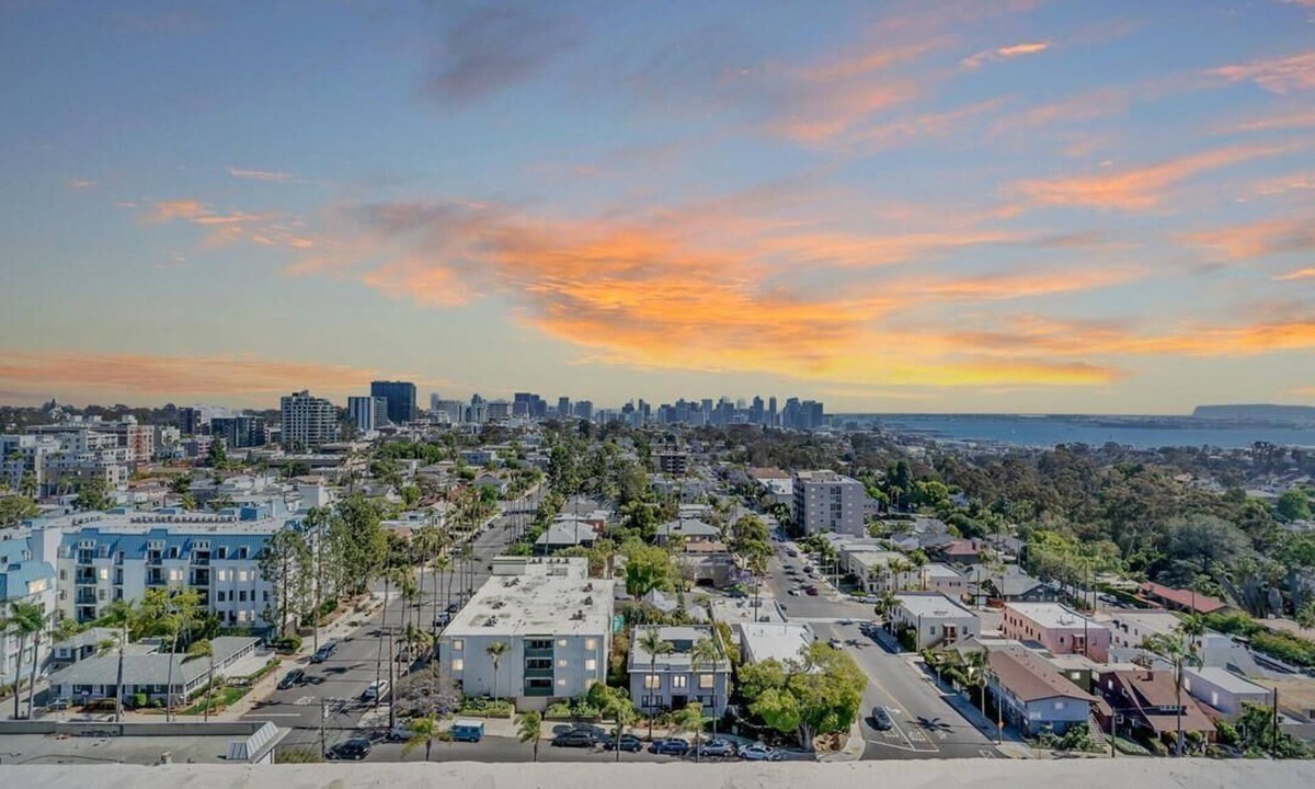 Hillcrest Condo | Remodeled unit in historic building at Hillcrest/Bankers Hill border.