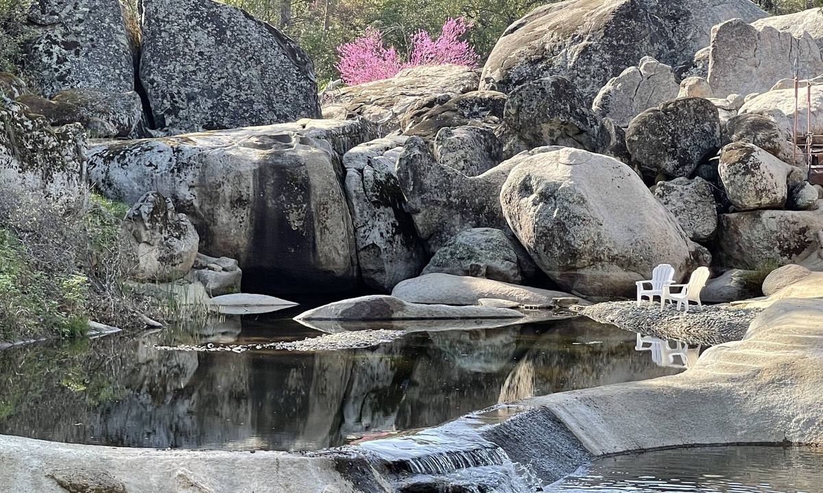Mariposa House | RESORT FEEL ! POOL, WATERFALL, POND, TREEHOUSE, PIRATE SHIP, HIKING TRAILS