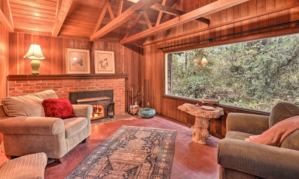 Carlotta Cabin | Riverfront Carlotta Cabin Near Great Hiking Trails