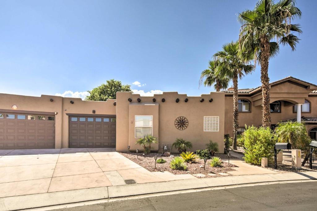 Needles House | Rivers Edge Golf Condo with Beach Access and Patio!