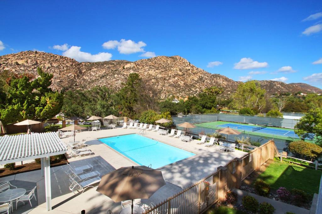 San Diego Country Estates Resort | Riviera Oaks Resort