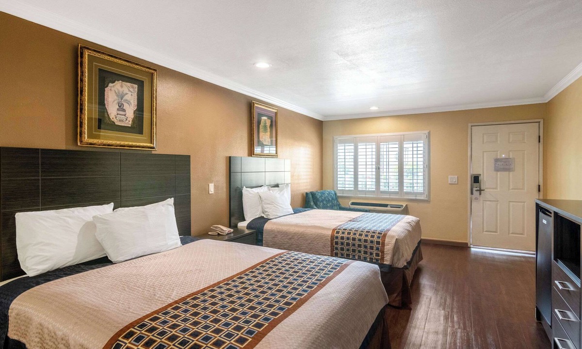 Artesia Hotel | Rodeway Inn Artesia Cerritos