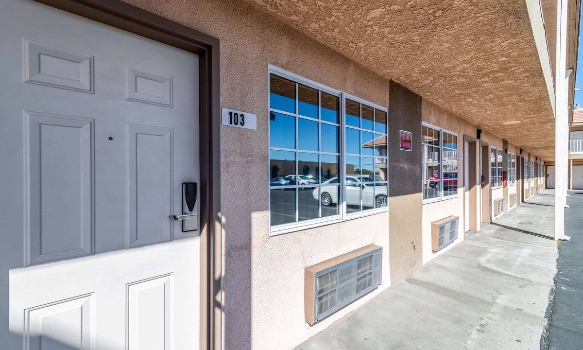 Barstow Hotel | Rodeway Inn On Historic Route 66