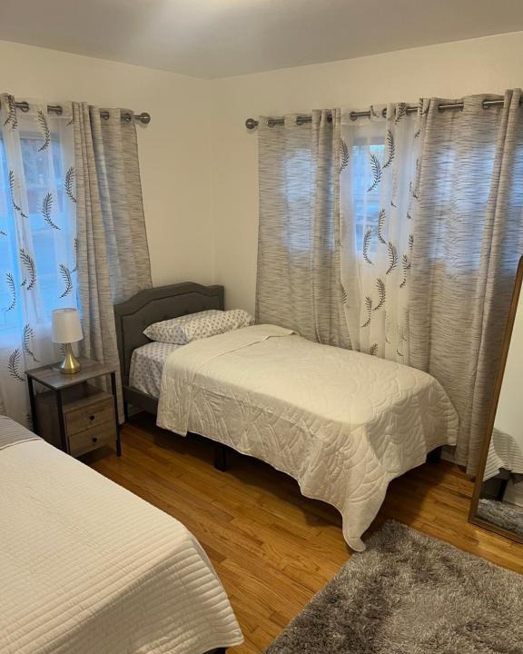 Inglewood House | Room1