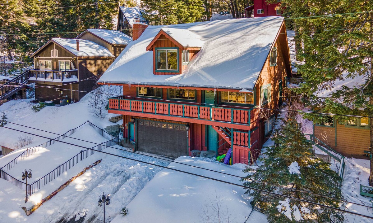 Green Valley Lake Cabin | Roomy 3 Story Mountain Family Retreat by the Lake and near Ski Resort