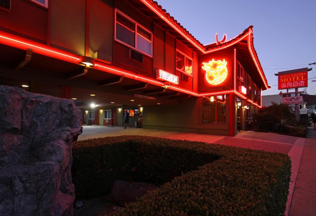 Chinatown Hotel | Royal Pagoda Motel Dodger Stadium