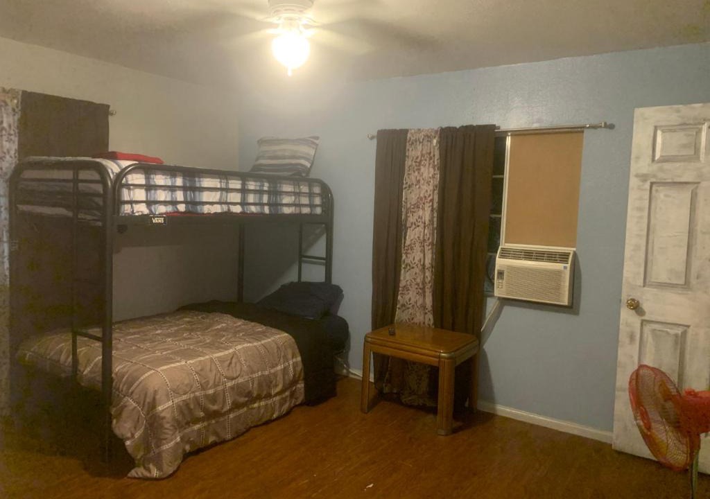 Eastside Bed & Breakfast | S&B Bed& Breakfast