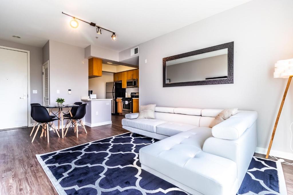 Wilshire Montana Apartment | Santa Monica