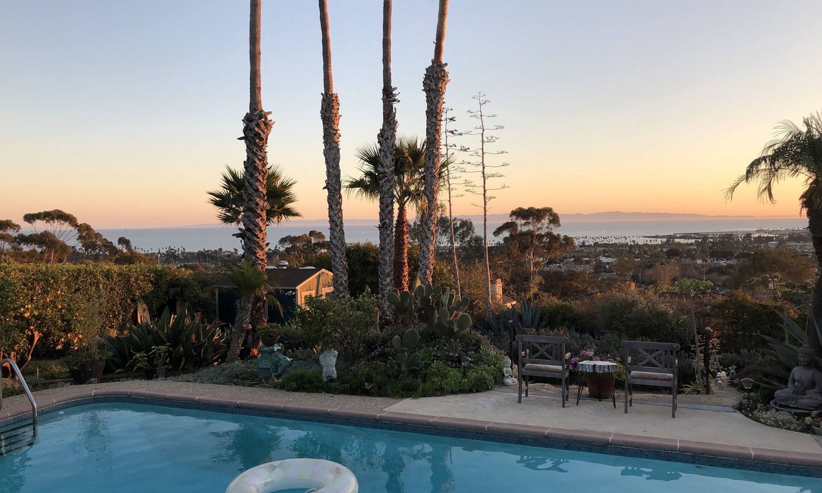 Eastside House | SB home.n Pool, hot tub. Gardens. Fab. Views. Quiet.