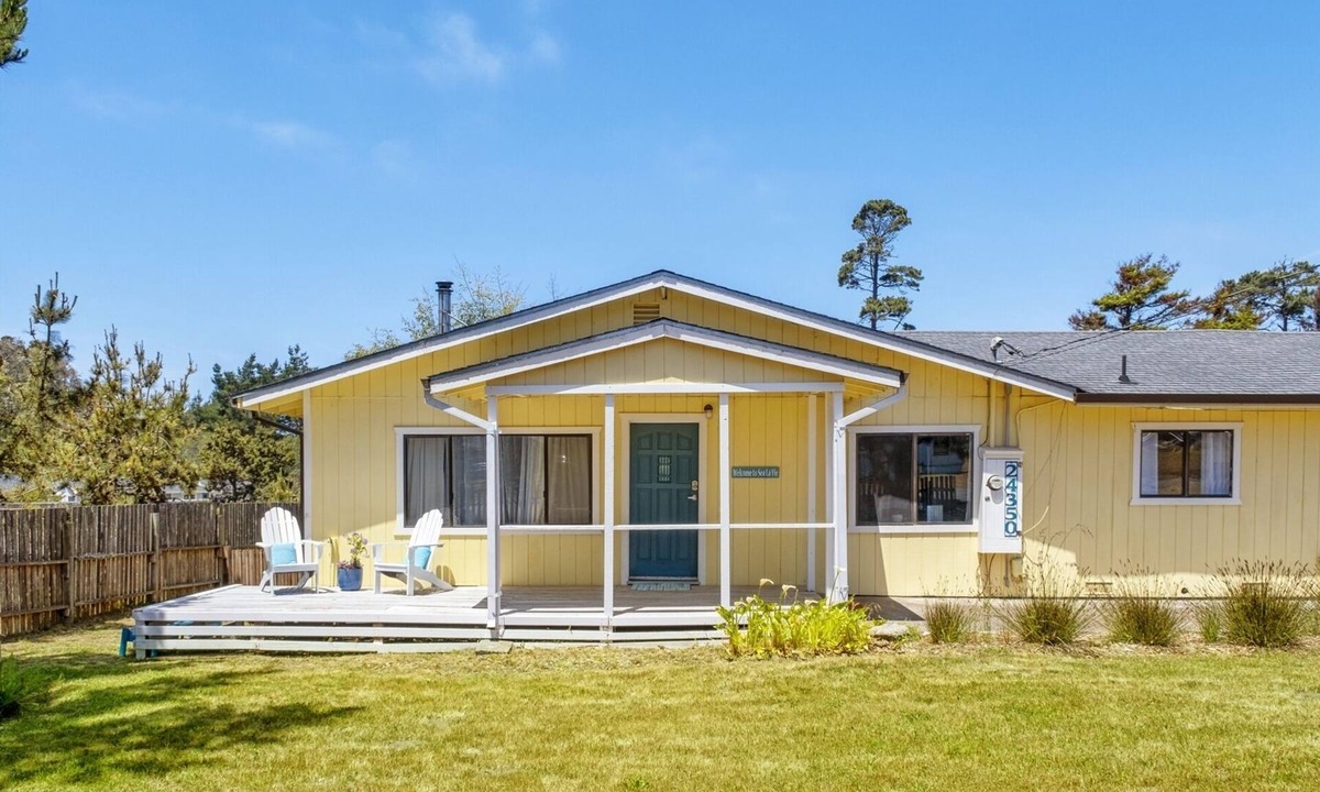 Cleone House | Sea La Vie - At the entrance to MacKerricher State Park and is in walking distance