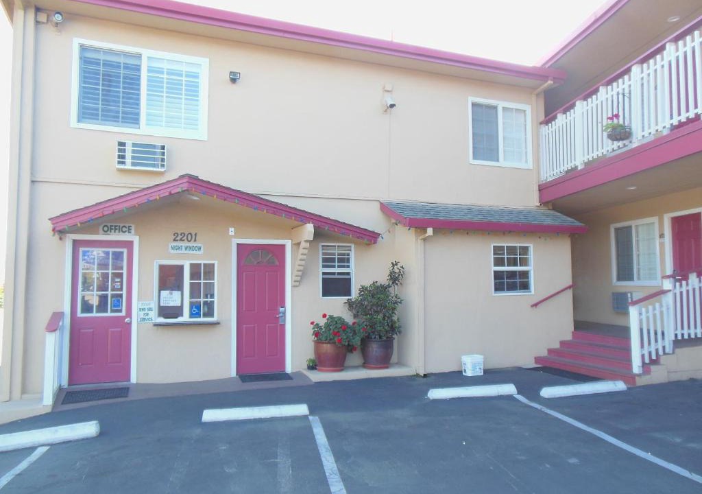 Seaside Hotel | Sealamp Inn