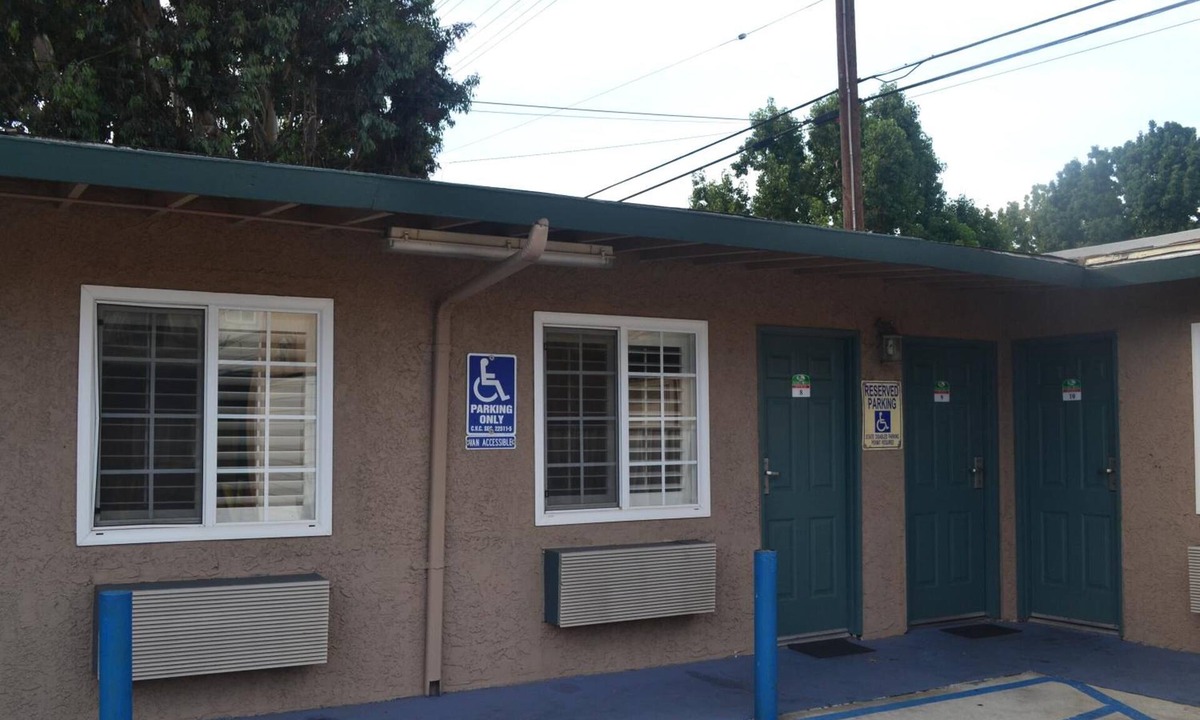 North Long Beach Hotel | Searle Motel