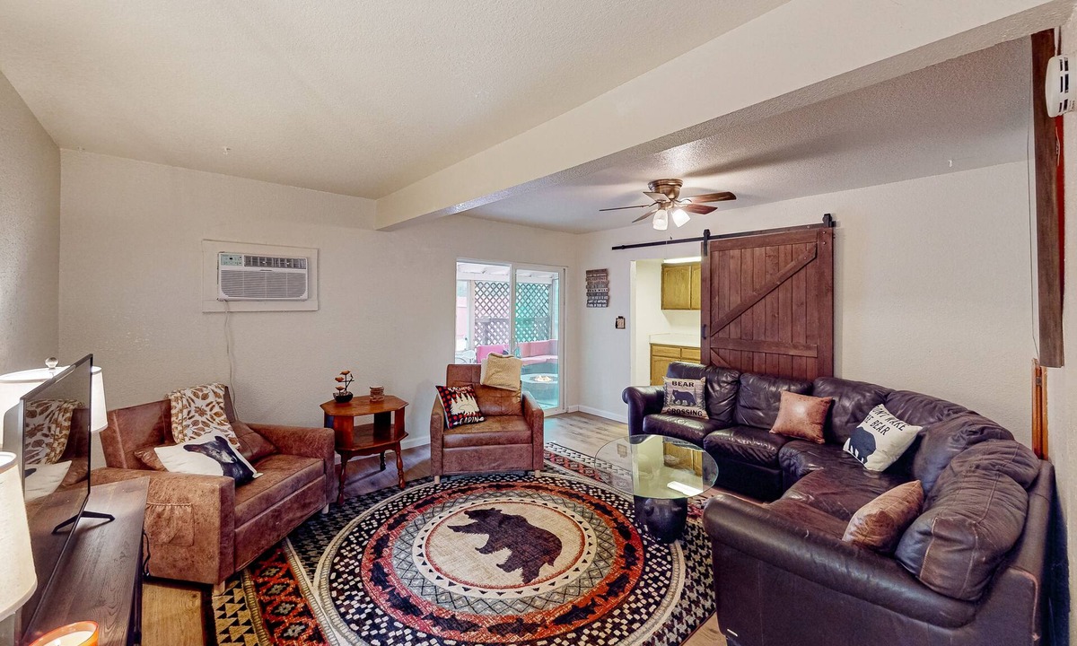 Greater Sacramento House | Secluded dog-friendly house close to American River with firepit, grill, W/D, AC