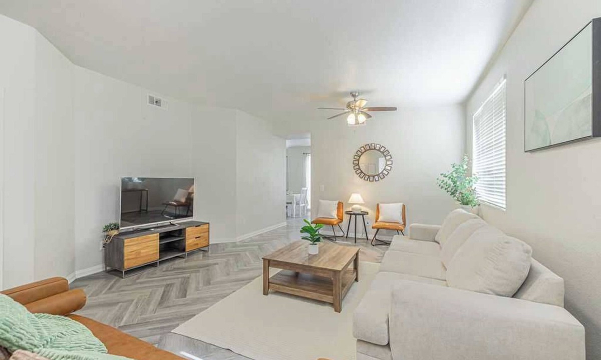 Palmdale House | Serene and Elegant Estate On Racquet Ln #42183