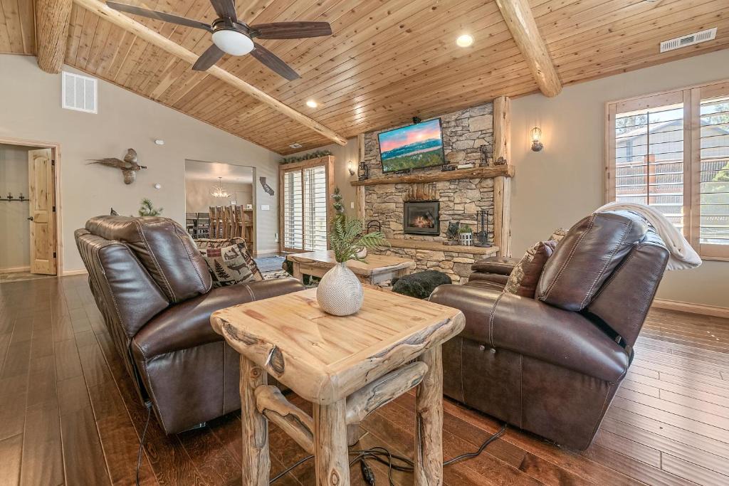 Fox Farm House | Silver Pine Place