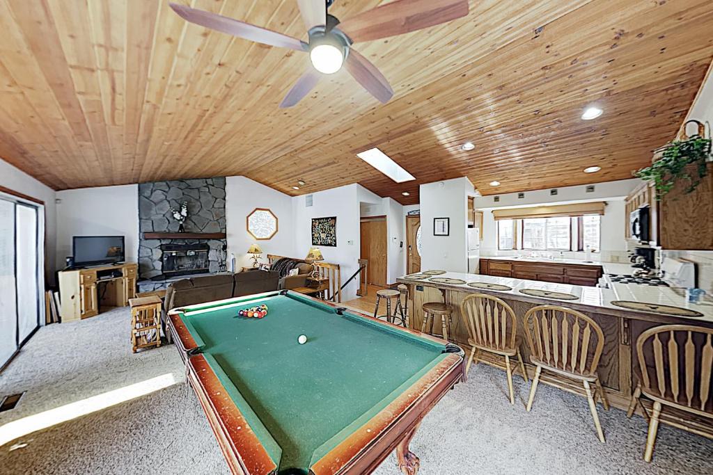 Upper Moonridge Cabin | Siskiyou Oasis