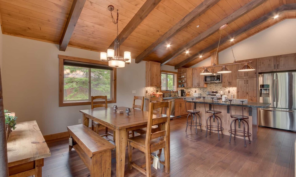 Lake Forest House | Skyland Jewel at Dollar Point - Luxury 3BR - Close to Lake