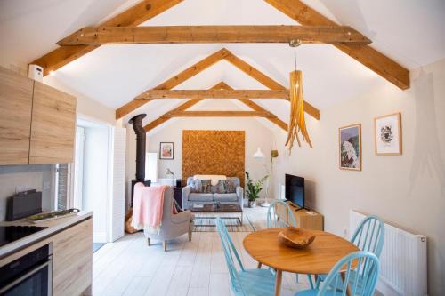 Saint Kew House | Sleepers Barn