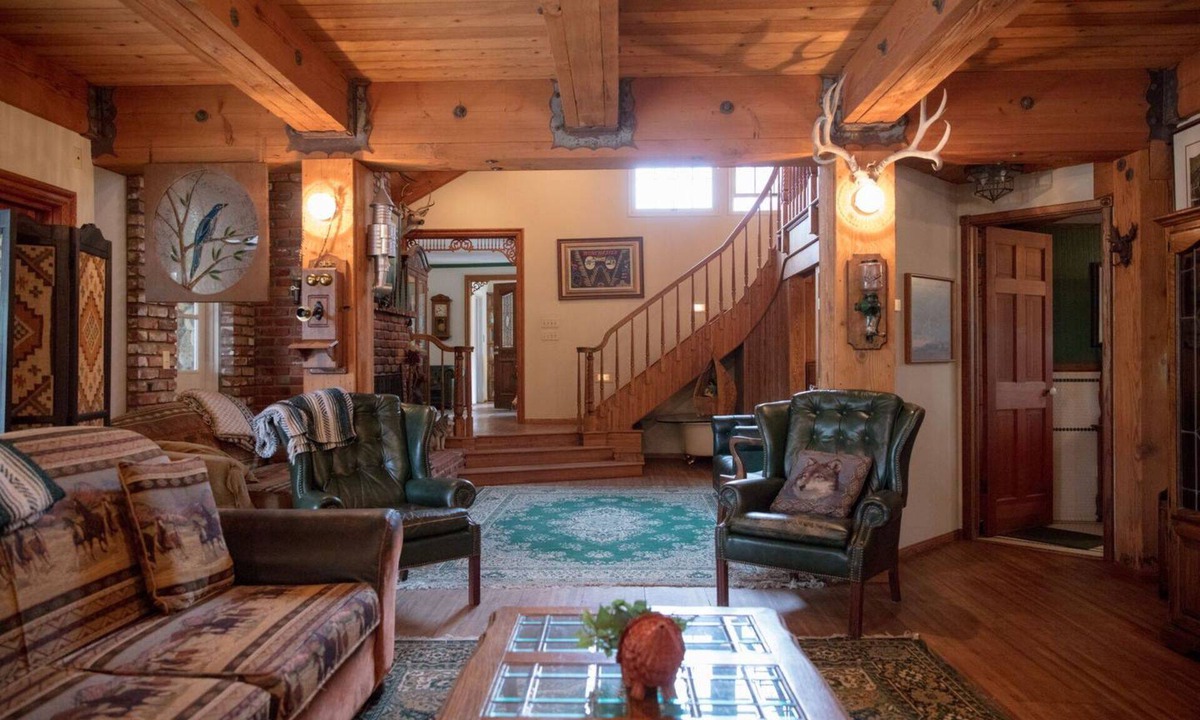 Orange House | Sleeps 20+! Ranch Retreat Minutes from Disneyland - Convention Center - Beach!