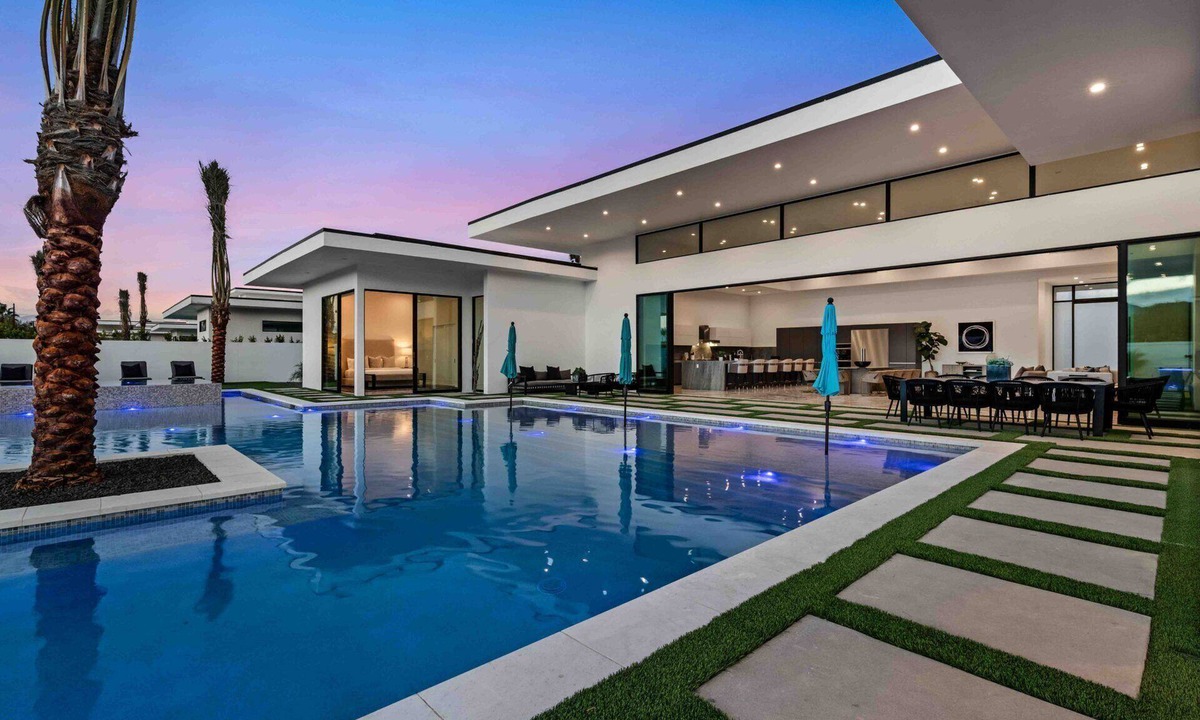 Madison Estates House | Sleeps 28 | 2 Luxe Villas w/Pickleball Court | Bravo Villas Dorada by AvantStay