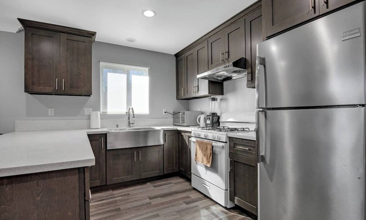 Rosemead House | Sleeps 8 Pet OK 3 Bedroom house near DTLA