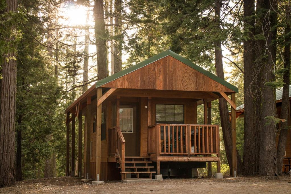Emigrant Gap Resort | Snowflower Camping Resort Cabin 4