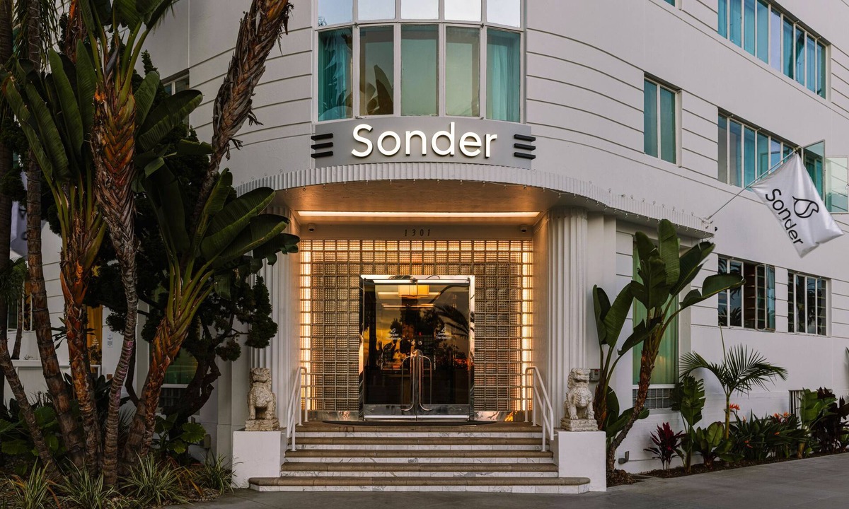 Downtown Apartment | Sonder The Beacon | Superior King Suite