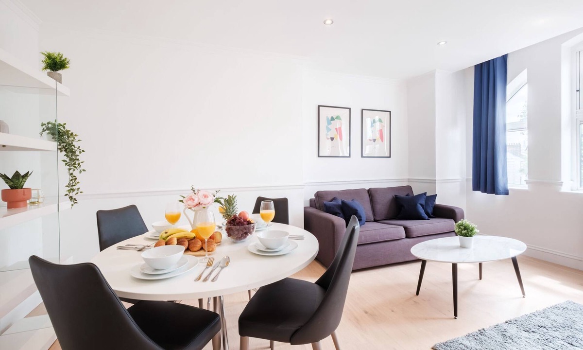 Fitzrovia Apartment | Spacious 1BR in The Heart of Fitzrovia