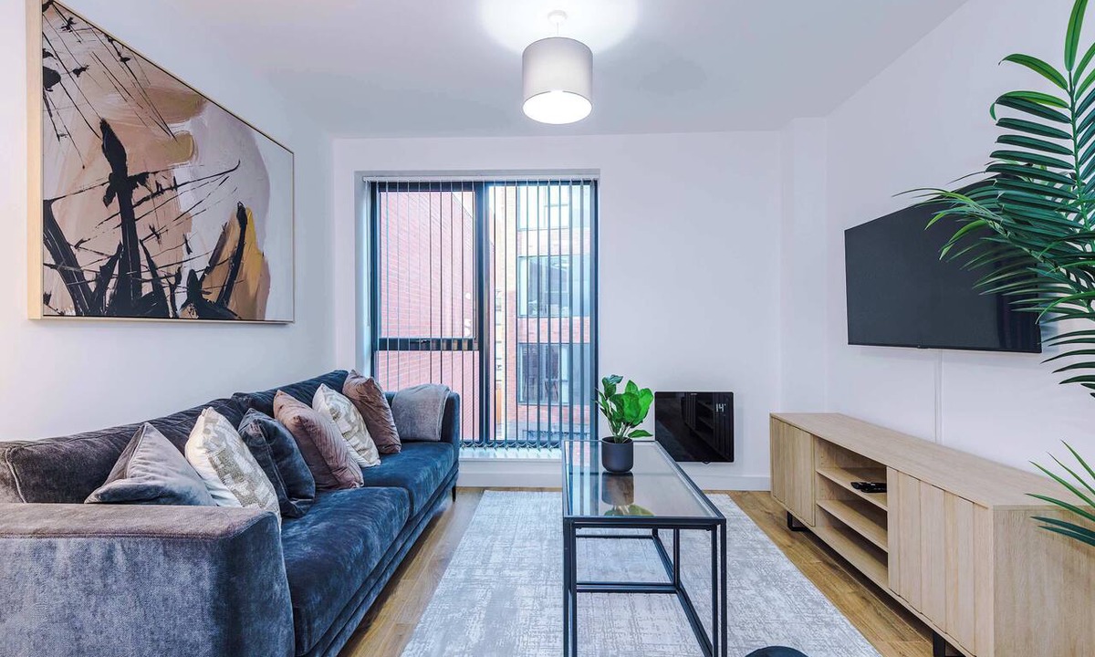 Birmingham City Centre House | Spacious 2BR Apartment, Walk to City Centre