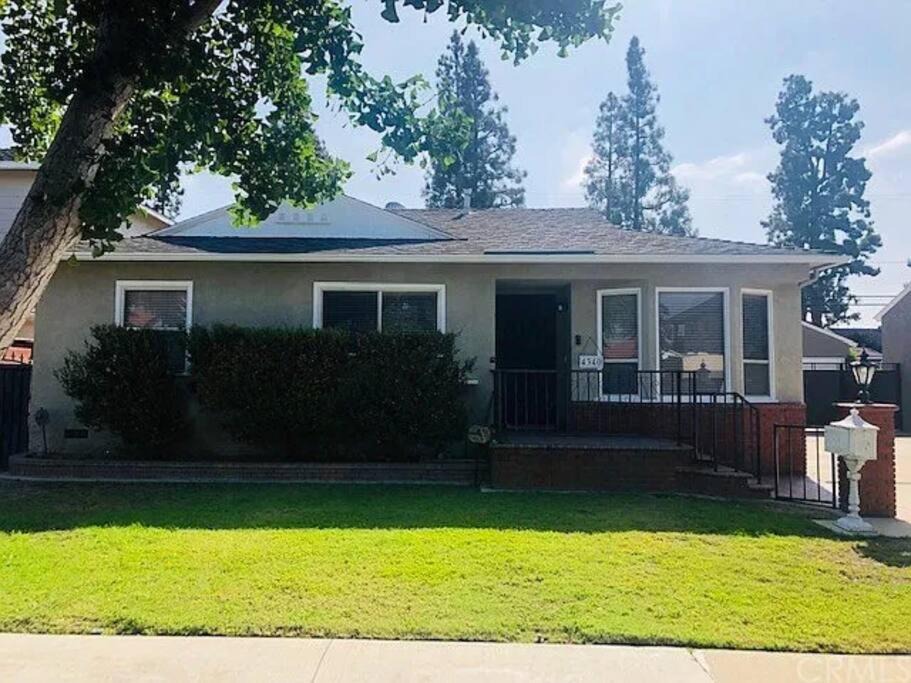 Harbor House | Spacious 3-bedroom House Central to all of SoCal