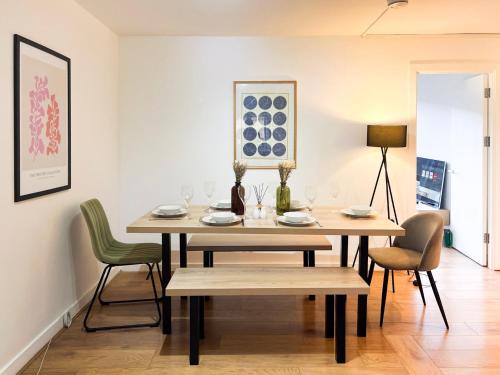 Euston Apartment | Spacious 3BR Flat Long Stays Short Walk To Euston & Camden Station
