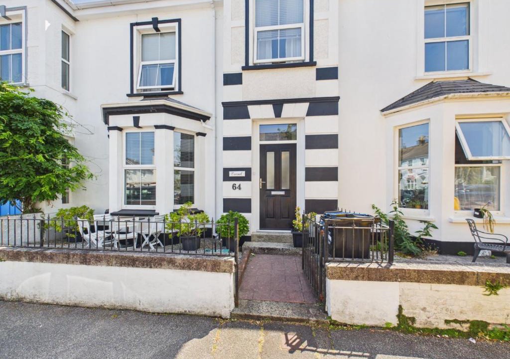 Falmouth House | Spacious 5-Bedroom Victorian House in Falmouth – Sleeps 8