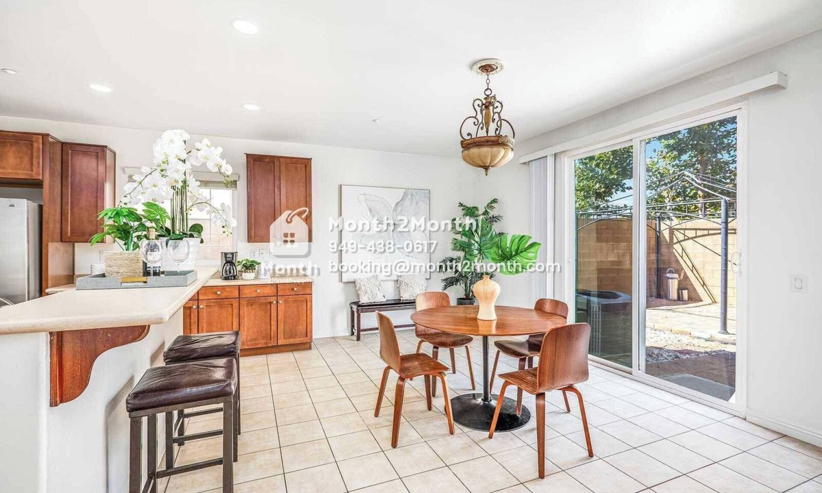 Southridge Village House | Spacious 5bd/3bth with Swing&Yard&Study - Ideal for Travelers